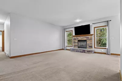 4086  Pineview St, Onalaska, WI 54650 - Photo 10