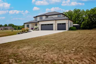 13680 W Upland Ridge Ct, New Berlin, WI 53151 - Photo 38