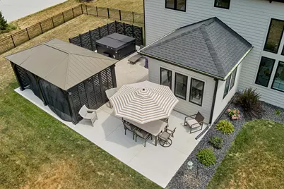 13680 W Upland Ridge Ct, New Berlin, WI 53151 - Photo 40