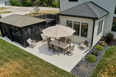 13680 W Upland Ridge Ct, New Berlin, WI 53151 - Photo 38