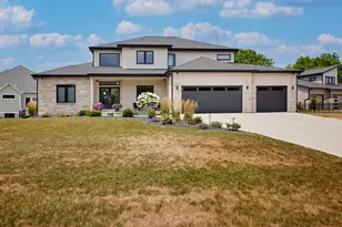 13680 W Upland Rdg Ct, New Berlin, WI 53151 - Photo 36