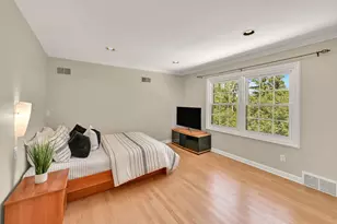 229 W Indian Creek Ct, Fox Point, WI 53217 - Photo 30