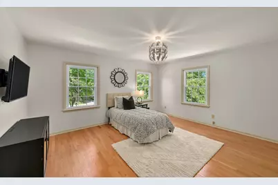 229 W Indian Creek Ct, Fox Point, WI 53217 - Photo 28