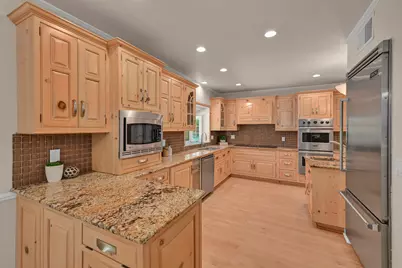 229 W Indian Creek Ct, Fox Point, WI 53217 - Photo 8