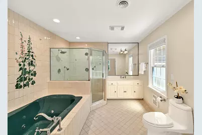 229 W Indian Creek Ct, Fox Point, WI 53217 - Photo 24