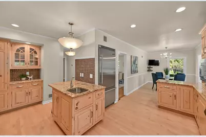 229 W Indian Creek Ct, Fox Point, WI 53217 - Photo 10