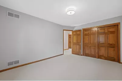 13510 W Edgewood Ct, New Berlin, WI 53151 - Photo 32