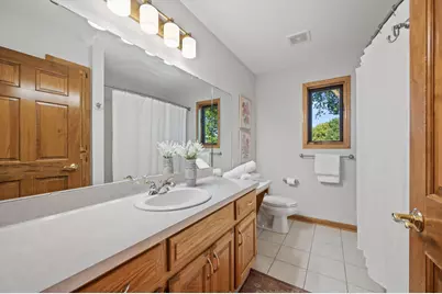 13510 W Edgewood Ct, New Berlin, WI 53151 - Photo 34
