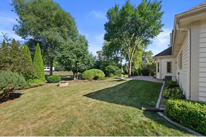 13510 W Edgewood Ct, New Berlin, WI 53151 - Photo 40
