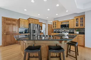 13510 W Edgewood Ct, New Berlin, WI 53151 - Photo 12
