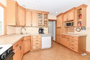 3038 S 55th St, Milwaukee, WI 53219 - Photo 14