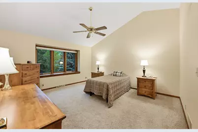 2203  Napa Trl, Waukesha, WI 53188 - Photo 14