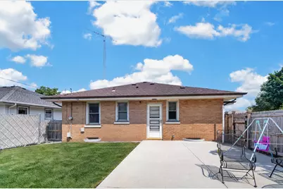 3704  77th St, Kenosha, WI 53142 - Photo 26