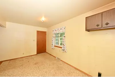 6937  Willow Brook Rd, Racine, WI 53402 - Photo 10