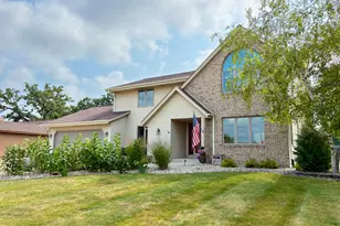 1253 Linden Ln, Racine, WI 53139 - Photo 2
