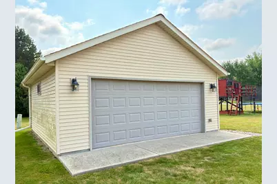 1253  Linden Kansasville Ln, Racine, WI 53139 - Photo 6