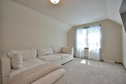 1525  Whitewater Dr, West Bend, WI 53095 - Photo 18