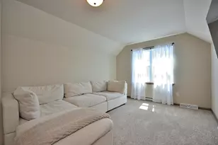 1525 Whitewater Dr, West Bend, WI 53095 - Photo 18