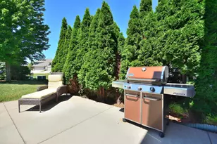 1525 Whitewater Dr, West Bend, WI 53095 - Photo 32