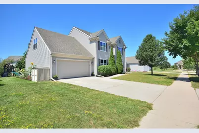 1525  Whitewater Dr, West Bend, WI 53095 - Photo 36