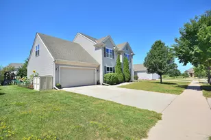1525 Whitewater Dr, West Bend, WI 53095 - Photo 36