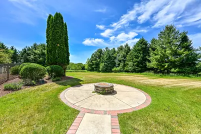 3277 N Canterbury Ln, Summit, WI 53066 - Photo 58