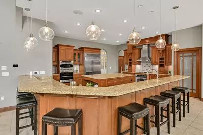 3277 N Canterbury Ln, Summit, WI 53066 - Photo 8