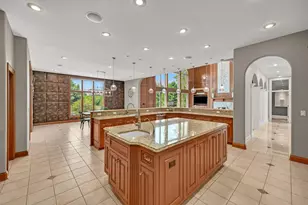 3277 N Canterbury Ln, Summit, WI 53066 - Photo 12