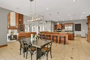 3277 N Canterbury Ln, Summit, WI 53066 - Photo 14