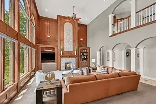 3277 N Canterbury Ln, Summit, WI 53066 - Photo 8