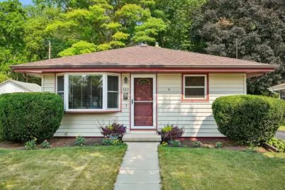 423 N Hine Ave, Waukesha, WI 53188 - Photo 1
