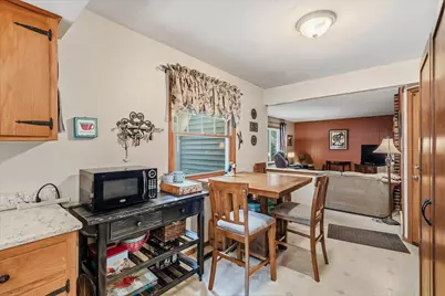 W53N849  Castle Ct, Cedarburg, WI 53012 - Photo 8