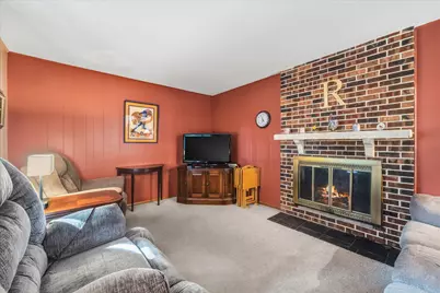 W53N849  Castle Ct, Cedarburg, WI 53012 - Photo 12