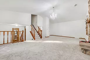 6908 W Marine Ct, Milwaukee, WI 53223 - Photo 6