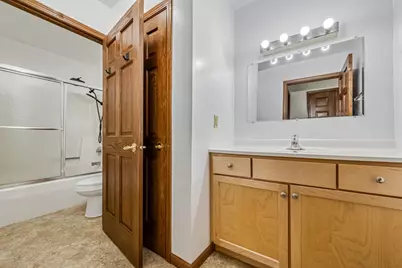 6908 W Marine Ct, Milwaukee, WI 53223 - Photo 16