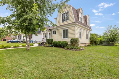 719  Michigan Ave, North Fond du Lac, WI 54937 - Photo 2