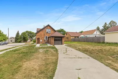 1313  Marquette Ave, South Milwaukee, WI 53172 - Photo 2