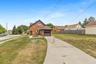 1313 Marquette Ave, South Milwaukee, WI 53172 - Photo 2