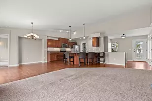 706 Sierra St, Hartford, WI 53027 - Photo 4