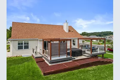 706  Sierra St, Hartford, WI 53027 - Photo 32