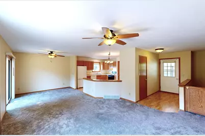 280  Crestview Ln, Lake Mills, WI 53551 - Photo 4
