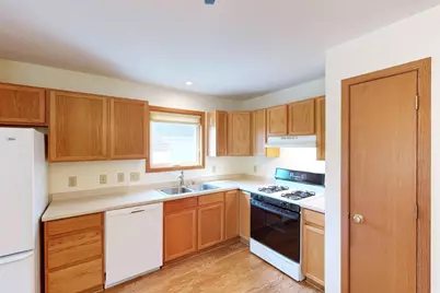 280  Crestview Ln, Lake Mills, WI 53551 - Photo 10