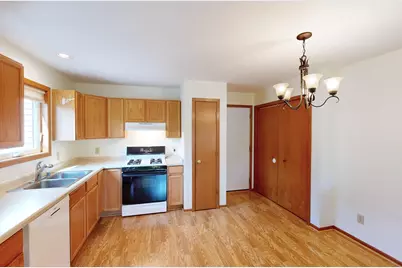 280  Crestview Ln, Lake Mills, WI 53551 - Photo 12