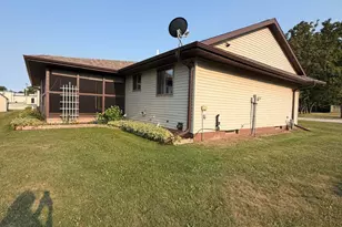 116 Colonial Dr, Saint Nazianz, WI 54232 - Photo 8