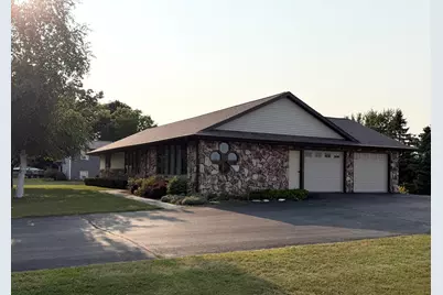 116  Colonial Dr, Saint Nazianz, WI 54232 - Photo 2