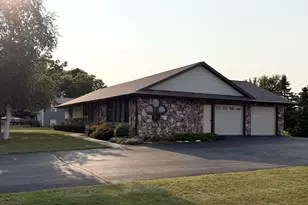 116 Colonial Dr, Saint Nazianz, WI 54232 - Photo 2