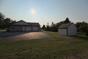 116 Colonial Dr, Saint Nazianz, WI 54232 - Photo 4