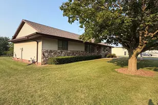 116 Colonial Dr, Saint Nazianz, WI 54232 - Photo 6