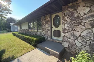 116 Colonial Dr, Saint Nazianz, WI 54232 - Photo 10