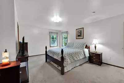 8820 W Travis Ln, Franklin, WI 53132 - Photo 28